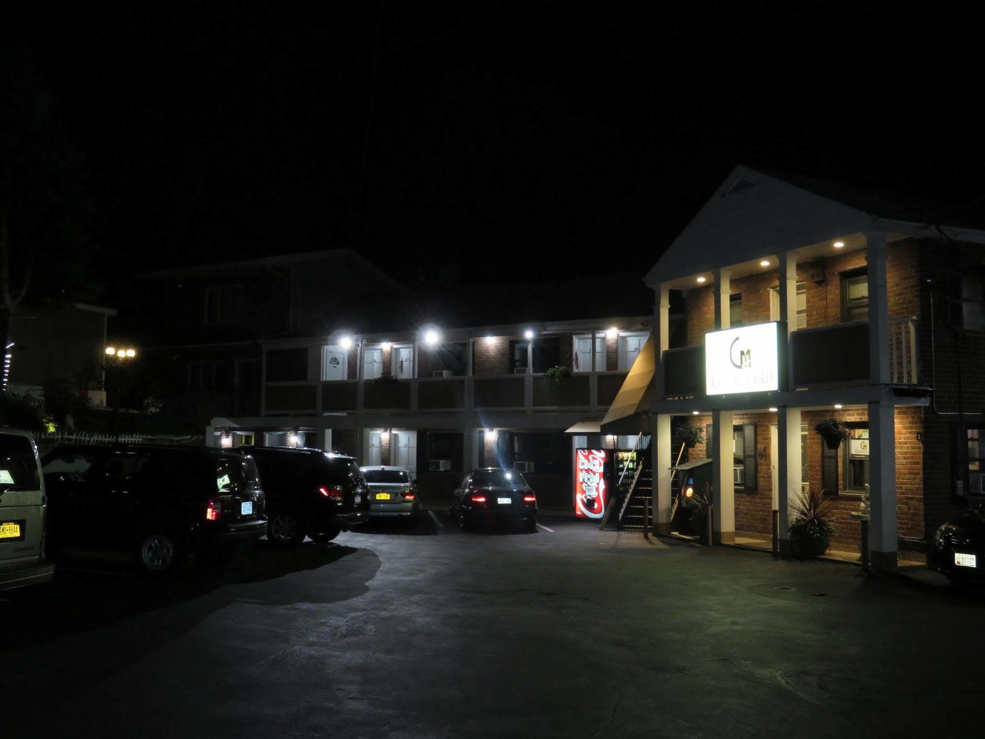 Central Motel Courtyard White Plains Exterior foto