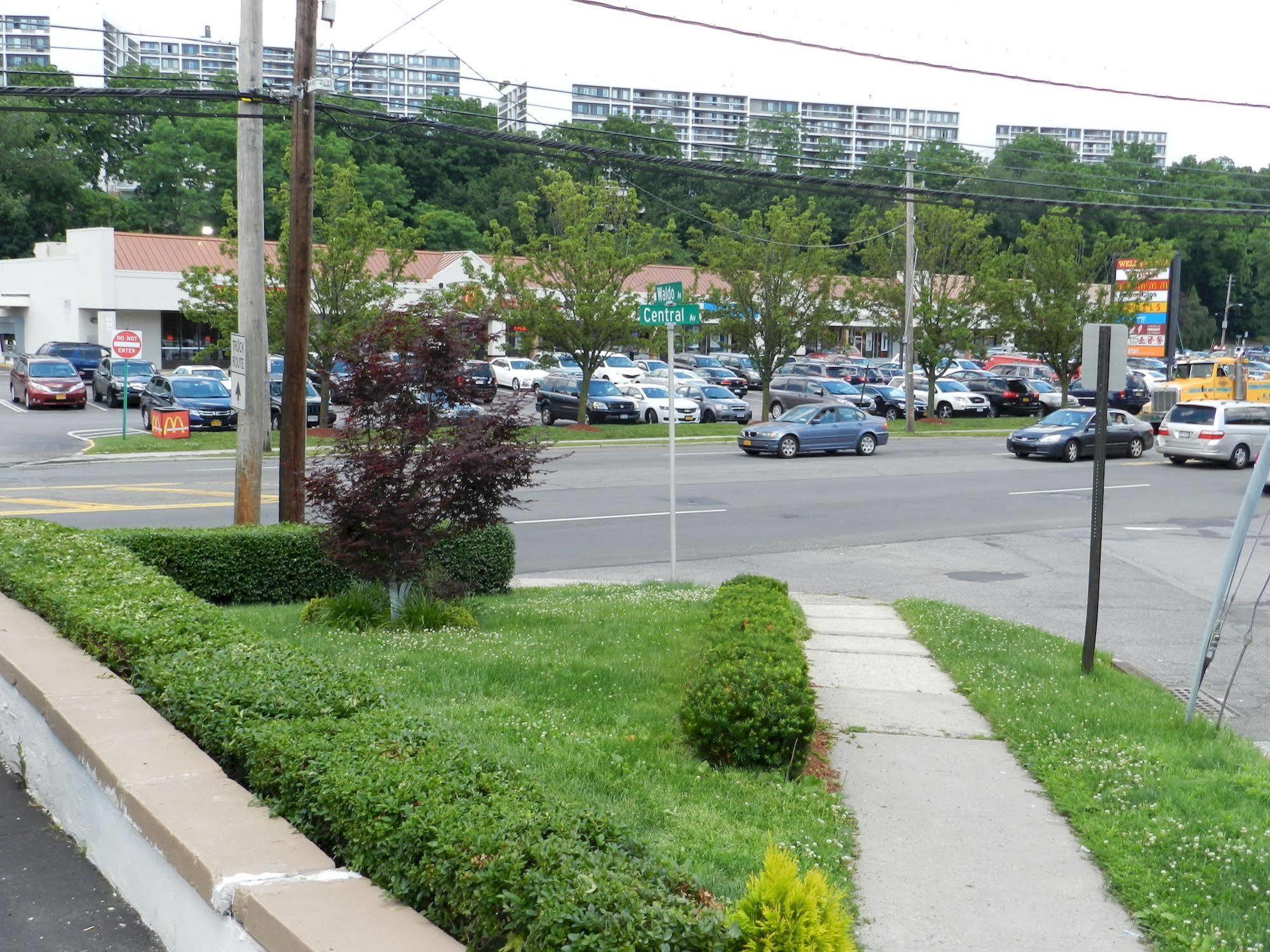 Central Motel Courtyard White Plains Exterior foto